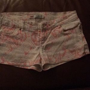 Levi’s Shorty short